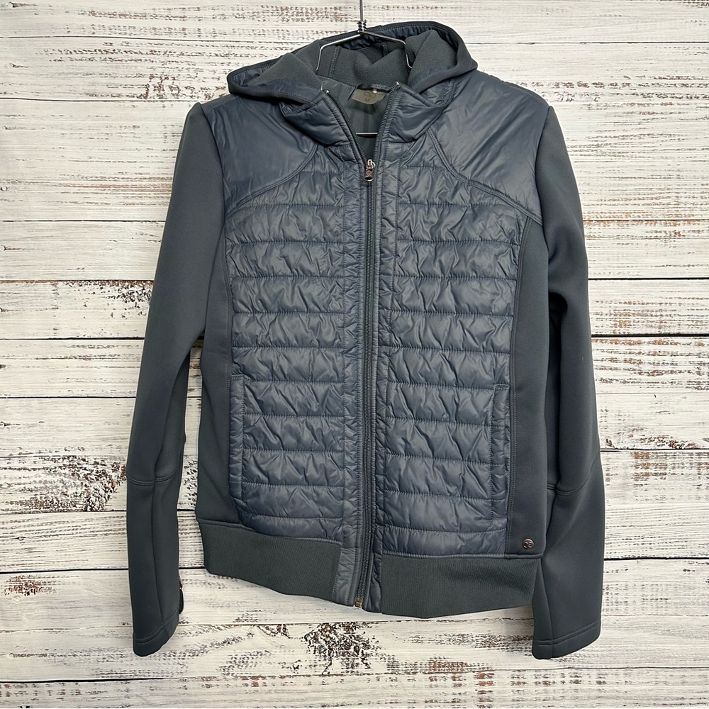 Calia by Carrie Underwood jacket size M